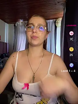 CoraVibes Chat XXX in diretta