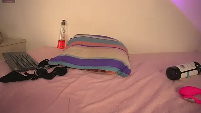 pocahotass_11's Live XXX Chat