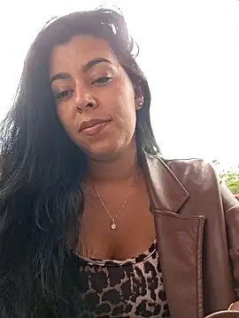 Luianna Adlı Modelin Canlı XXX Sohbeti