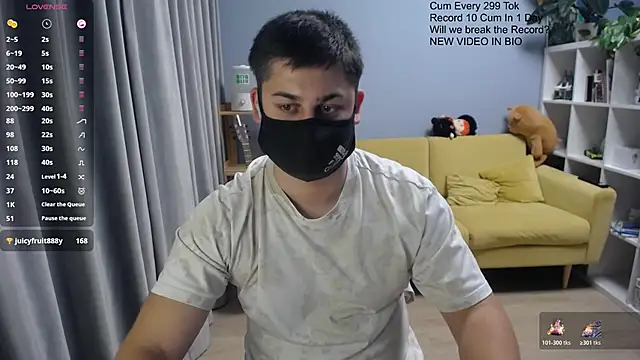 Show modela Tomguys na web-kameri