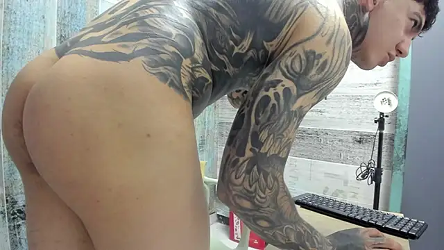 Chat XXX en directo de Gury_tattoo