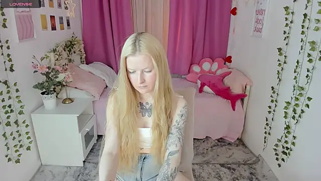 Laly_Peach 现场XXX聊天