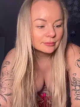 Shorty_Holly Pertunjukan Webcam