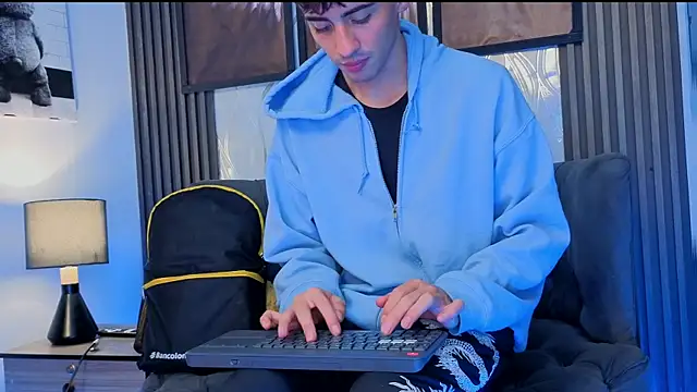 demian_hot99's Live XXX Chat