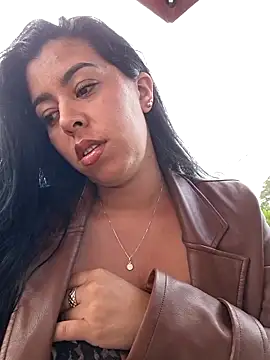 Chat XXX en directo de Luianna