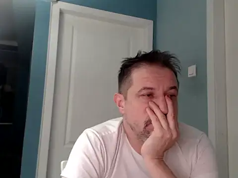 MisterFaithRO – Naživo XXX chat