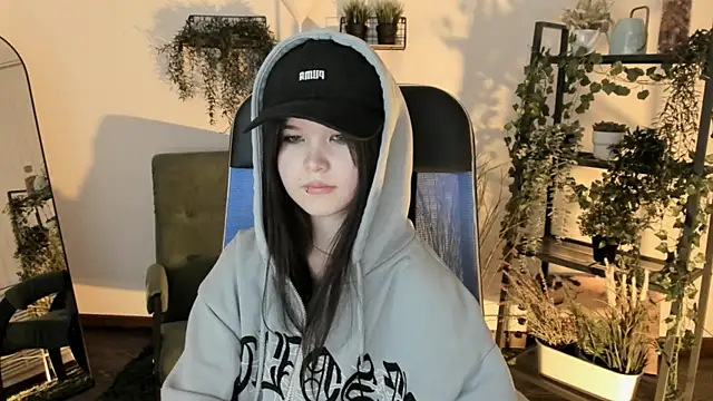 Elainebeness Adlı Modelin Canlı XXX Sohbeti