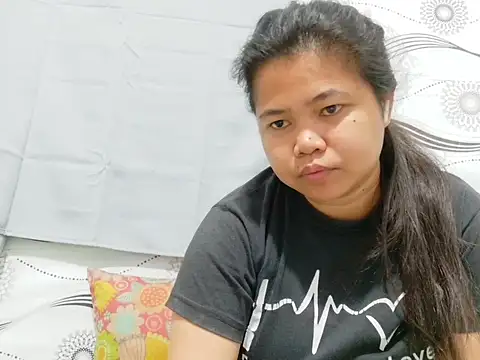 Sweetbigtits_69 Adlı Modelin Canlı XXX Sohbeti