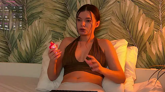 AsterQuinn's Live XXX Chat