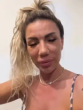 LoreennAny live XXX chat