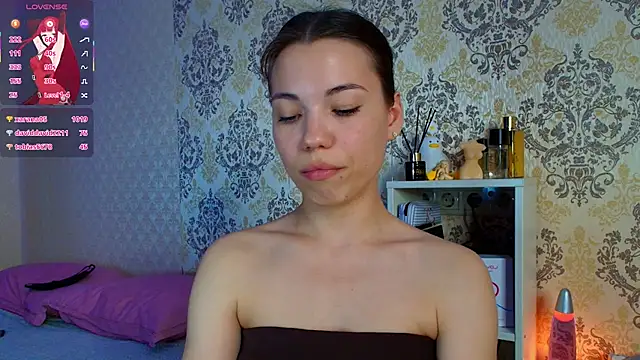 Show modela Pixel_Pixies na web-kameri