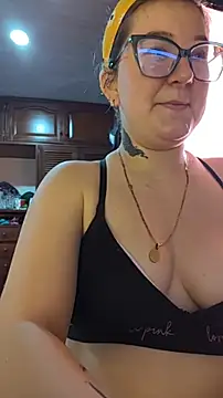 HunnyyLove Show in webcam