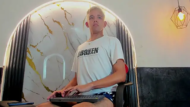 แชท XXX สดของ jeremytonner