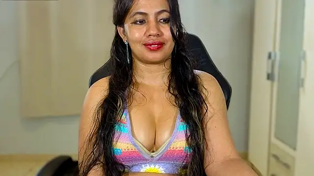 در دشة FannyXhot الجنسية المباشرة