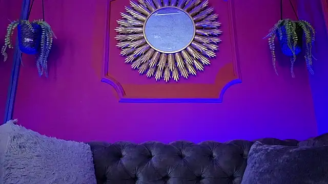 Julieta_Russell: онлайн-секс-чат