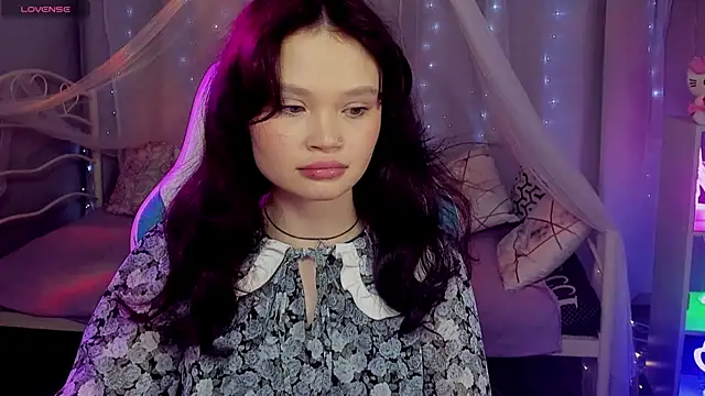 EmilyChaves 现场XXX聊天