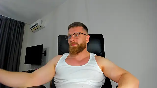 Findom_guy live XXX chat