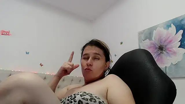 victoria_jones 现场XXX聊天