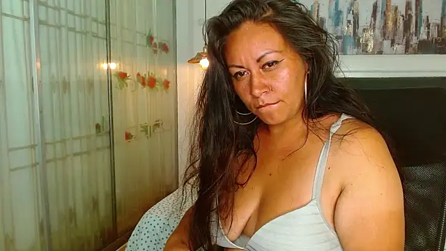 Eva_thens Show in webcam