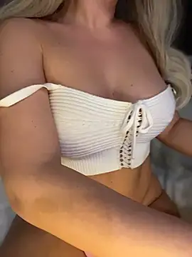 แชท XXX สดของ PinaColaBoom