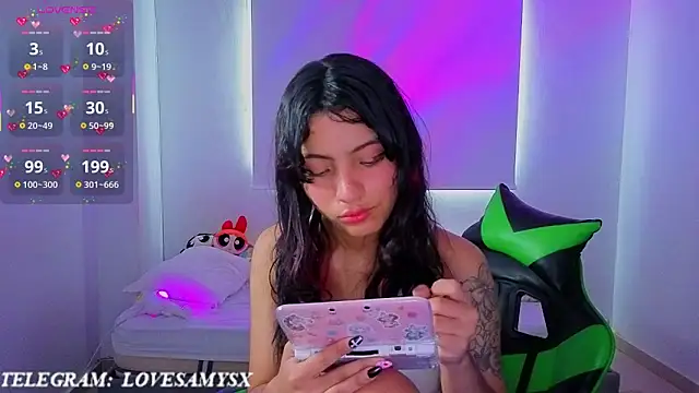 LovelyamyyのライブXXXチャット