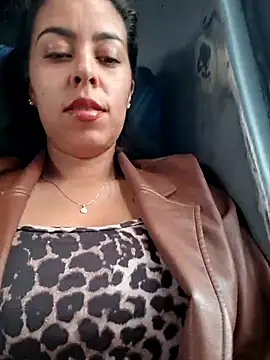 Chat XXX en directo de Luianna