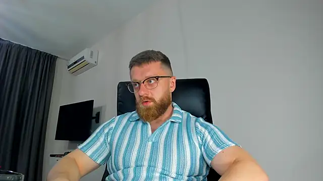 Findom_guy live XXX chat