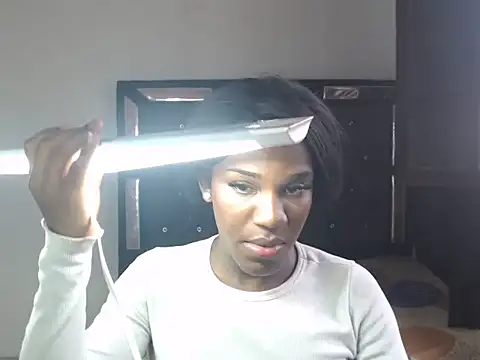 Dayanisxxx: διαδικτυακό σόου στην κάμερα