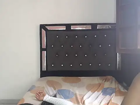 Show modela Dayanisxxx na web-kameri