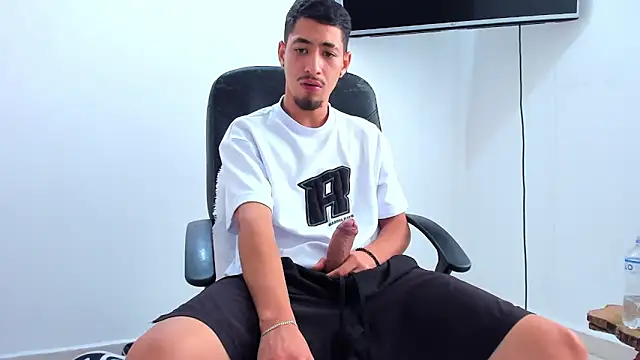 XXX chat uživo modela Chandler_ken