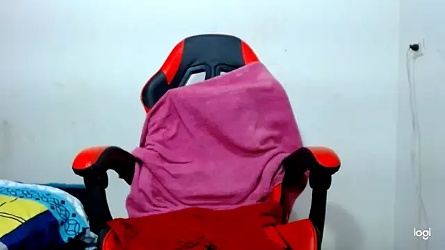 valeriaxxx11 Show in webcam