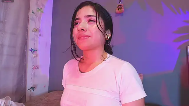 Chat +18 de adara_johnson__ ao vivo