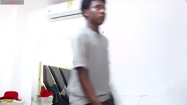 NoahJhonson69's Webcam Show