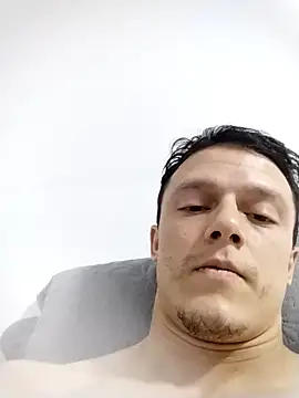 RAFAELQUINTEROSCAVALHEI Show in webcam