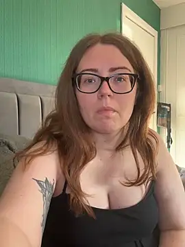 CurvyBx live XXX chat