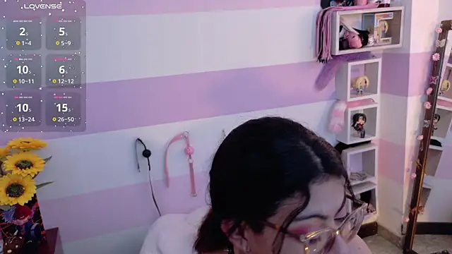 Catwhite_ লাইভ XXX চ্যাট