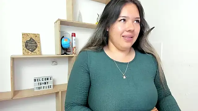 LinaBrowm 现场XXX聊天