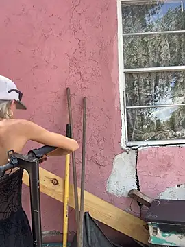 IttyBittyStonie: вебкам-шоу