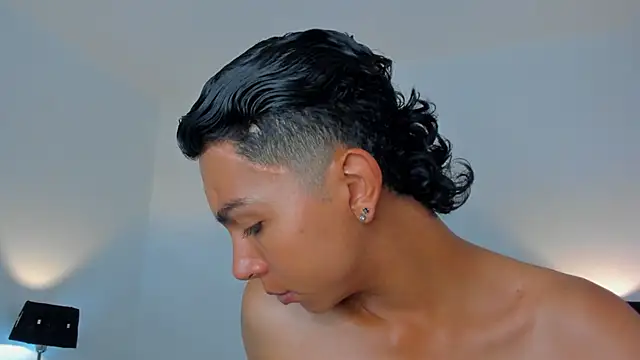 xhenisa_ – webcam-show