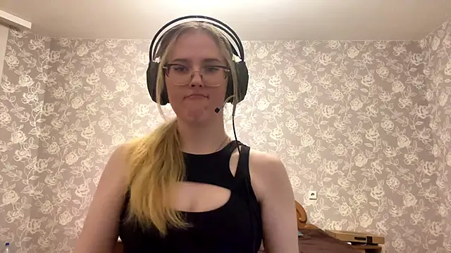 ElmiraGildea Adlı Modelin Canlı XXX Sohbeti