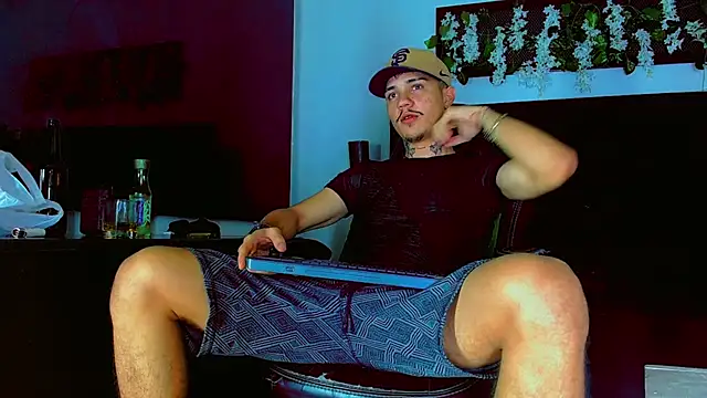 Show modela HannibalLester na web-kameri