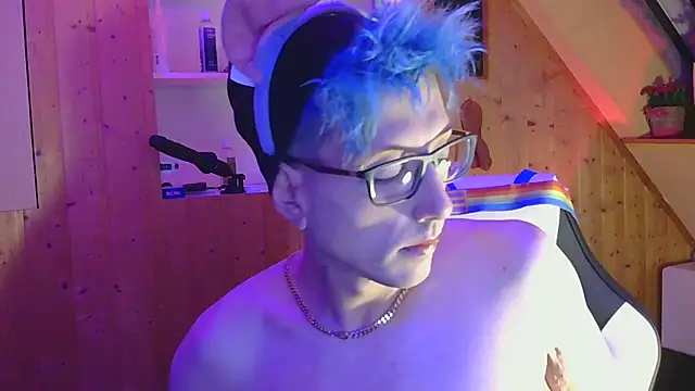 AskAveryAnything Show in webcam