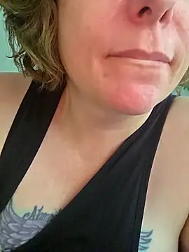 julimonroe: απευθείας συνομιλία ΧΧΧ