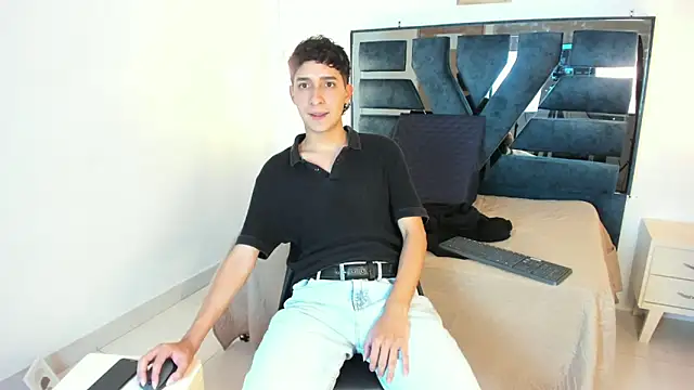 Alantaylorr_ Show Webcam