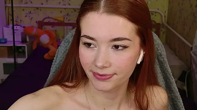 XXX chat uživo modela Lunavira