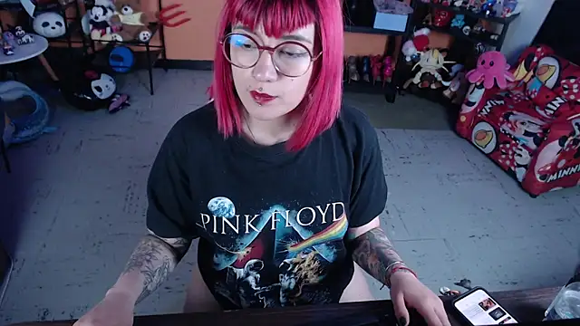 MissMiia2 即時 XXX 聊天