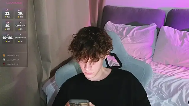 cute_thomas: вебкам-шоу