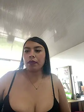 Iam-sophia27's Live XXX Chat