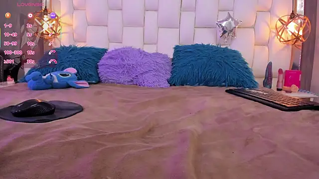 XXX chat uživo modela Foxxy_Doll