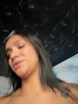 Isabella-TeenのライブXXXチャット